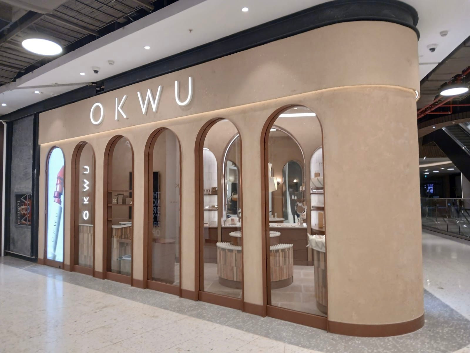 Nueva tienda OKWU Parque Arauco