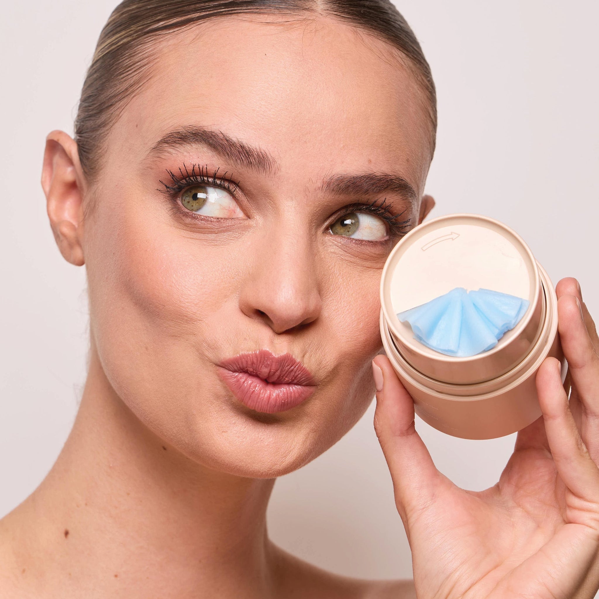 ¡Nuevo Azura Cleansing Balm!