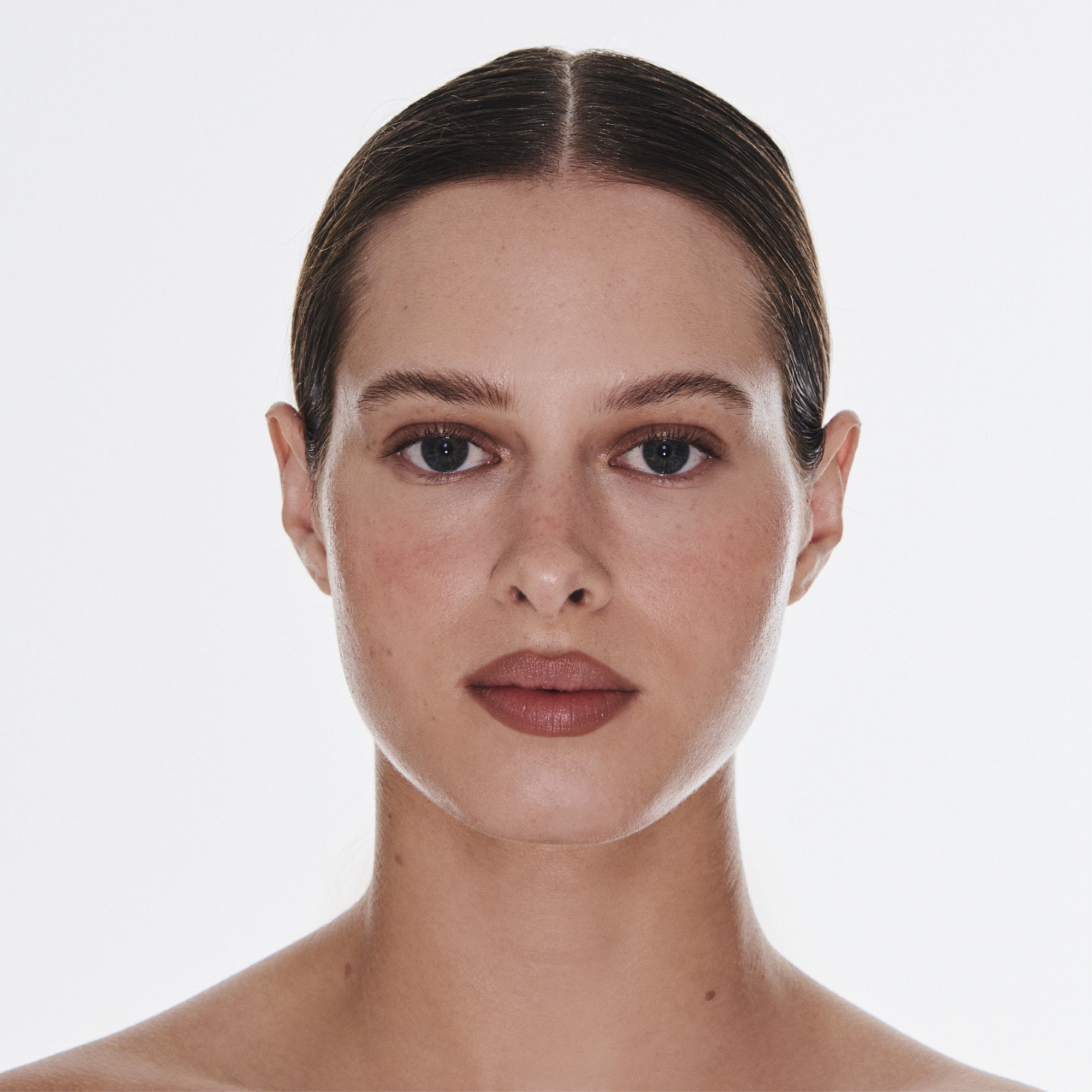 Fundamental Lip Contour Liner